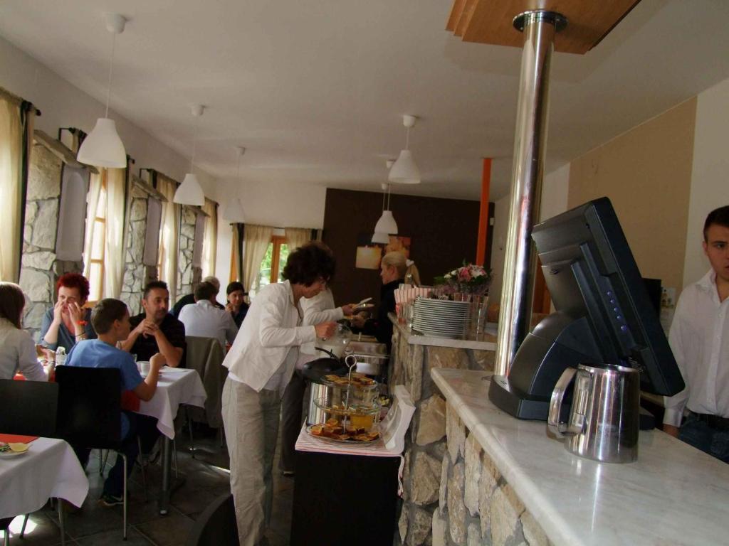 Hotel Platan 扎马迪 外观 照片